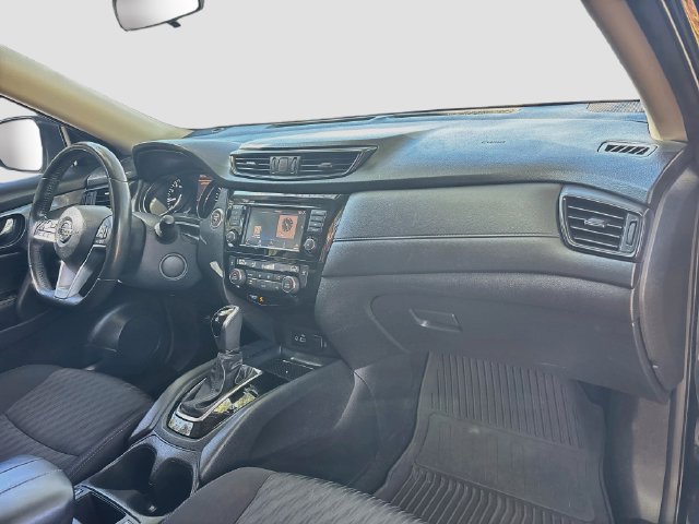 Used 2018 Nissan Rogue SV FWD image 26