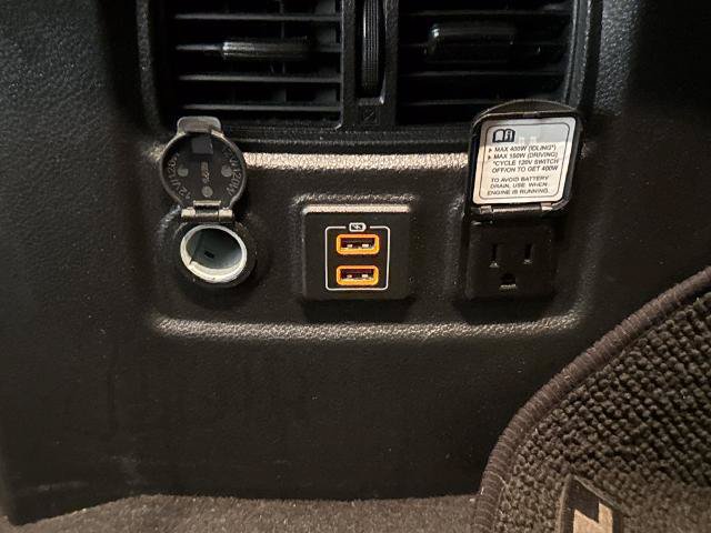 Used 2023 Nissan Titan SV w/ SV Convenience Package RWD image 31