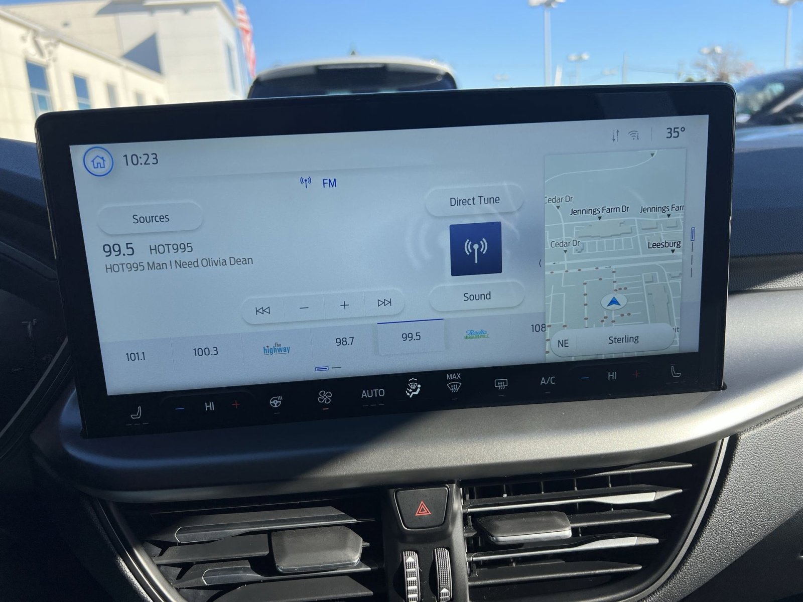 Certified 2025 Ford Escape SE image 18