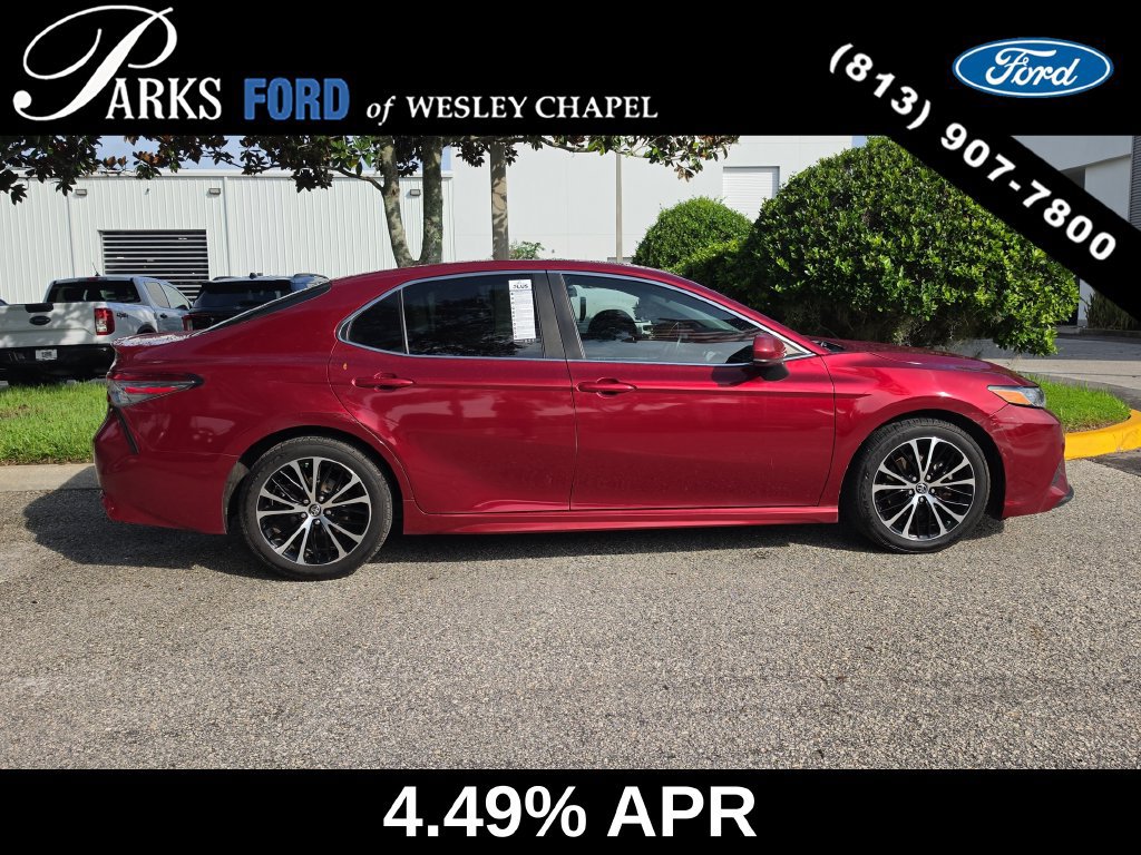 Used 2018 Toyota Camry SE w/ Moonroof Package FWD image 4