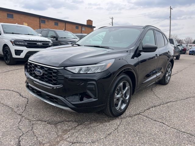 Certified 2023 Ford Escape ST-Line w/ Tech Pack #1 image 6