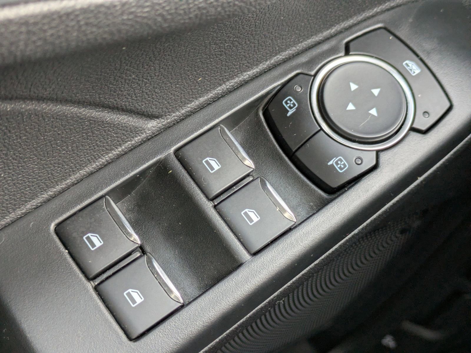 Certified 2025 Ford Escape Platinum image 28