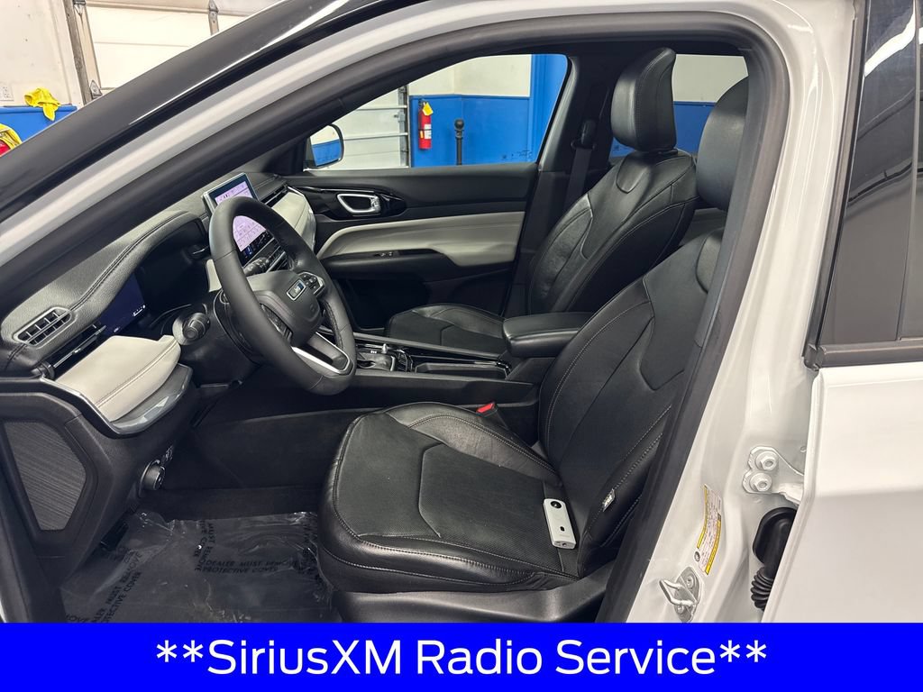 Used 2023 Jeep Compass Limited w/ Elite Group AWD/4WD image 9