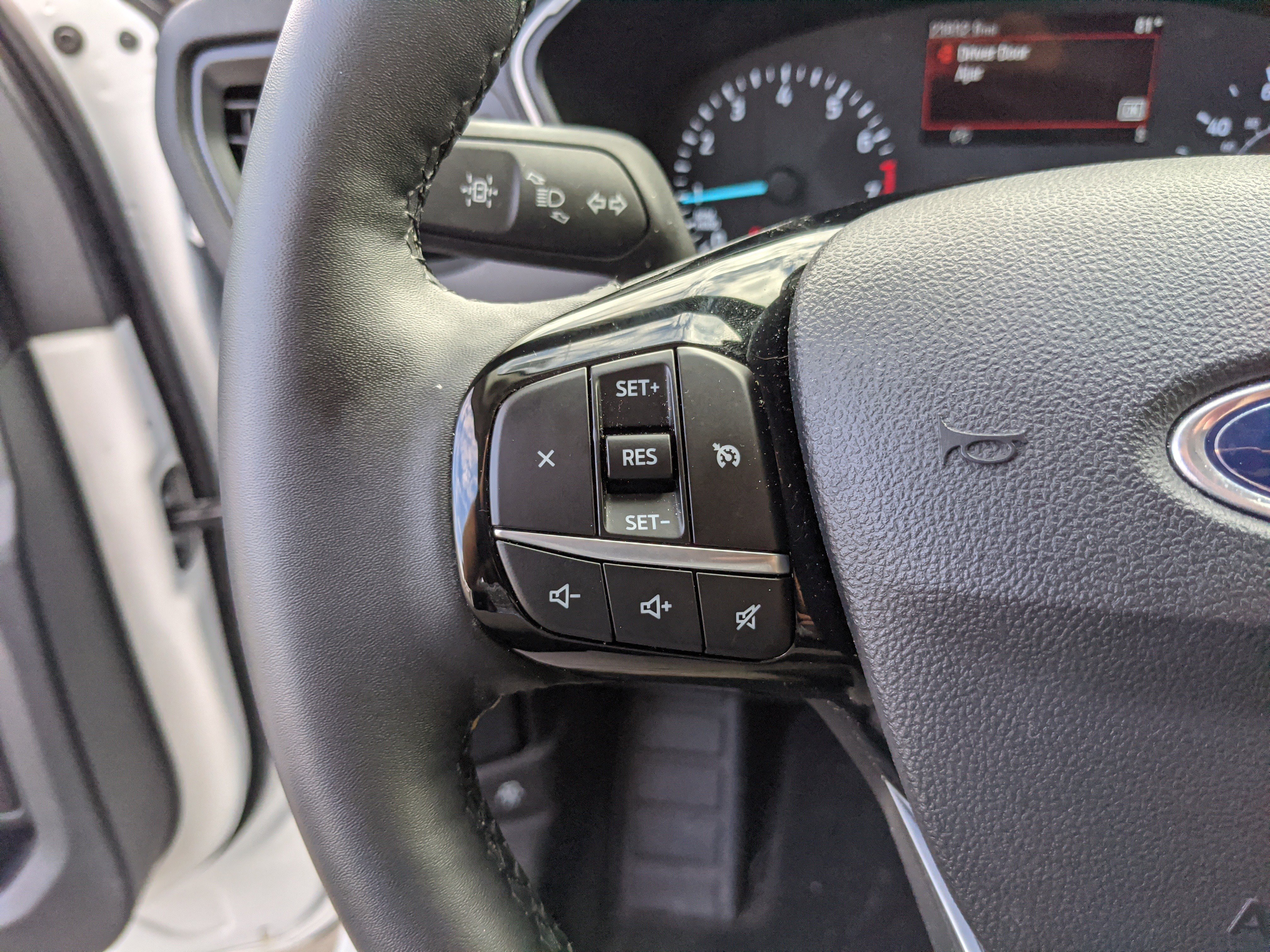 Certified 2022 Ford Escape SEL image 30