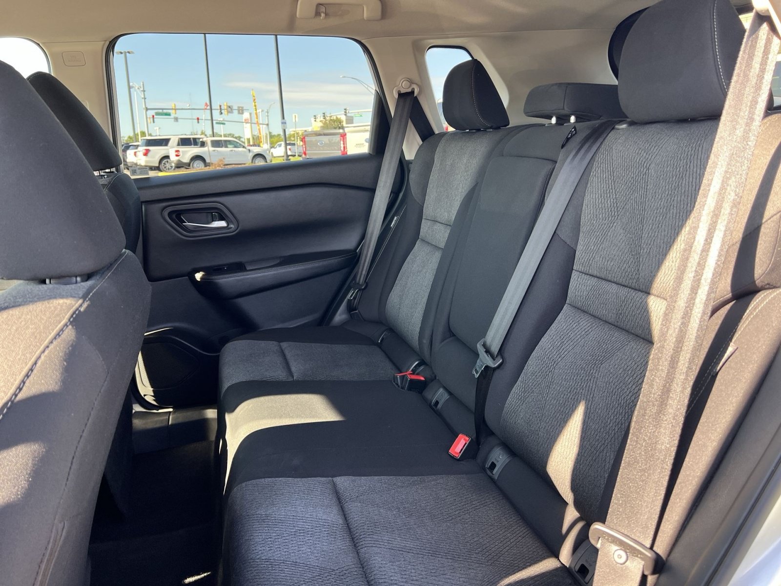 Used 2024 Nissan Rogue SV AWD/4WD image 23