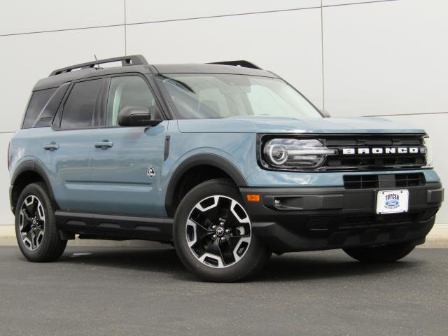 Certified 2023 Ford Bronco Sport Outer Banks w/ Tech Package AWD/4WD image 1
