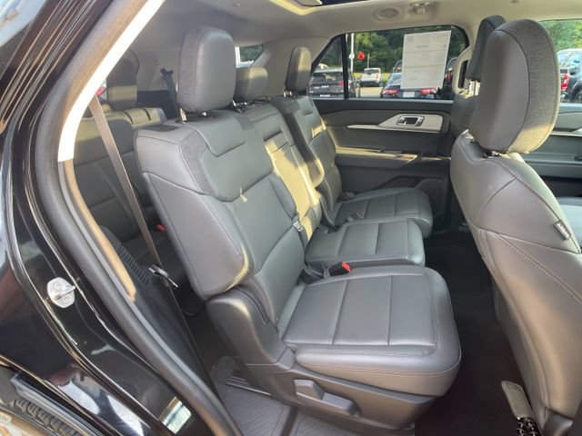 Certified 2025 Ford Explorer Active w/ Active Comfort Package AWD/4WD image 39