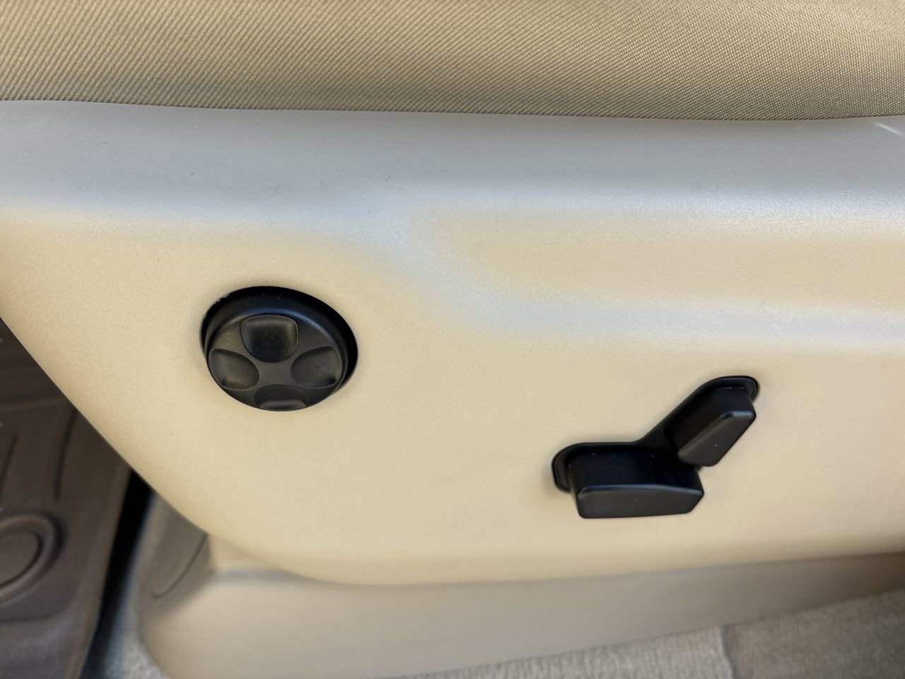 Used 2020 Jeep Grand Cherokee Overland image 26