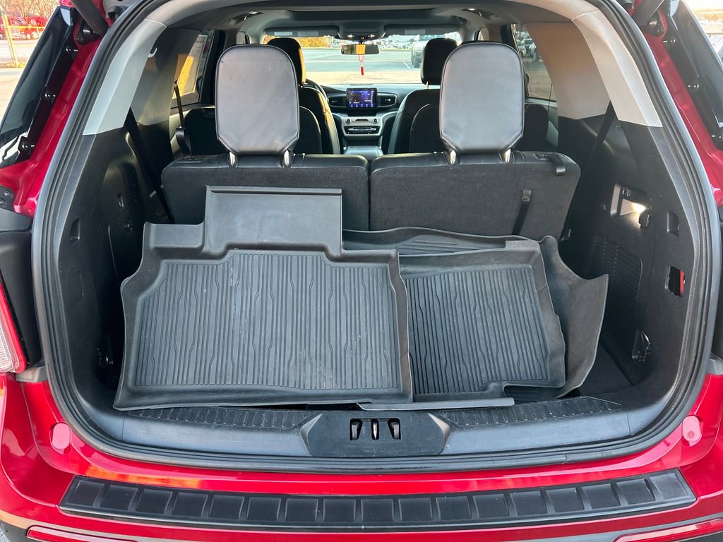 Certified 2022 Ford Explorer XLT w/ Equipment Group 202A image 25