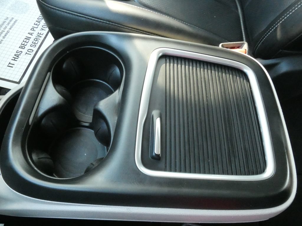 Used 2023 Chrysler Pacifica Touring-L FWD image 31