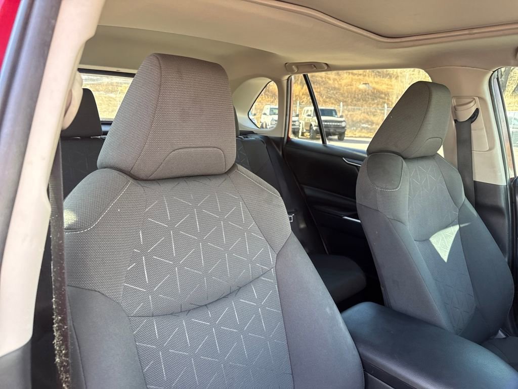 Used 2024 Toyota RAV4 XLE w/ Convenience Package image 31