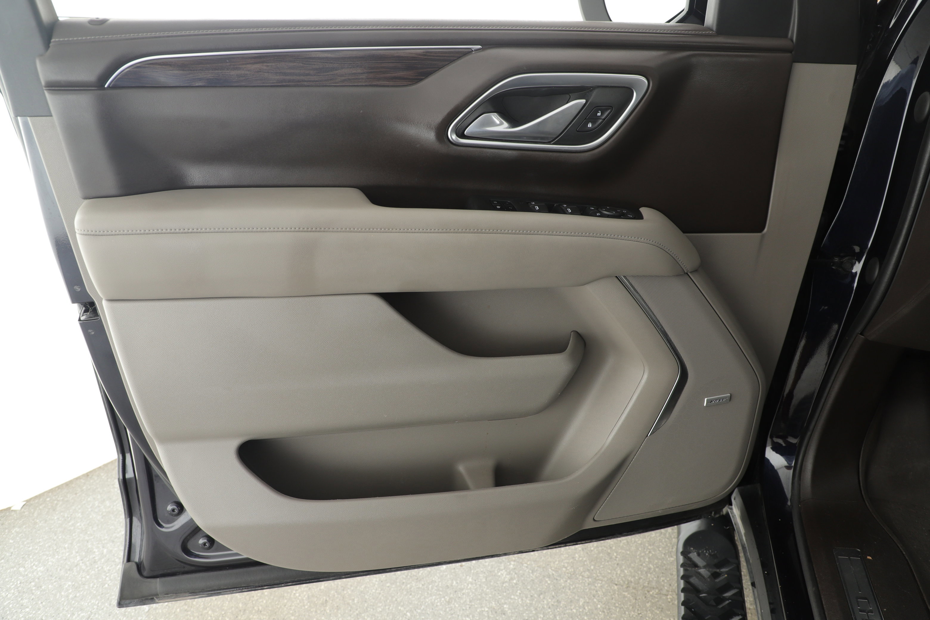 Used 2022 Chevrolet Tahoe Z71 w/ Luxury Package image 8