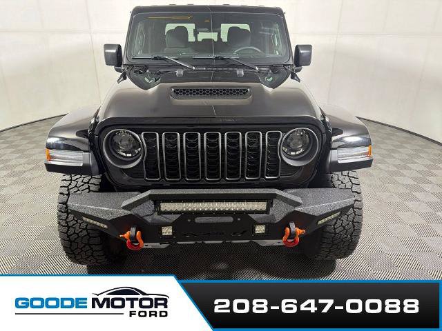 Used 2025 Jeep Gladiator Mojave w/ Convenience Group AWD/4WD image 3