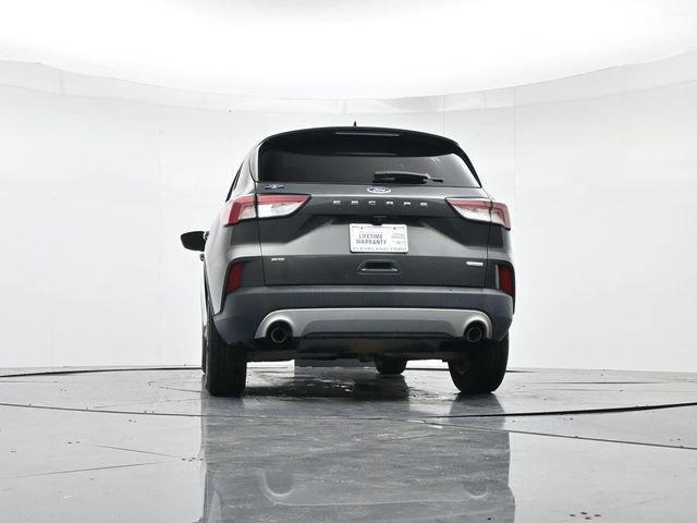 Certified 2020 Ford Escape SE image 39