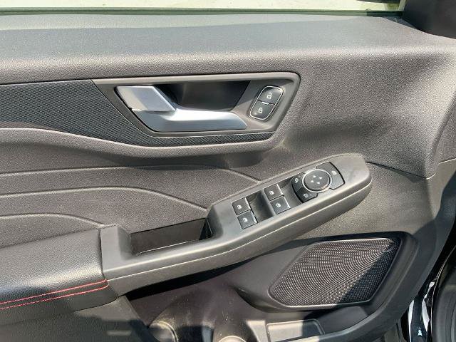 Certified 2023 Ford Escape ST-Line Select w/ Tech Pack #1 AWD/4WD image 13