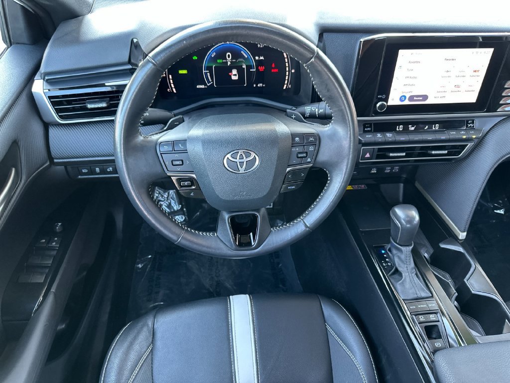 Used 2025 Toyota Camry SE FWD image 13