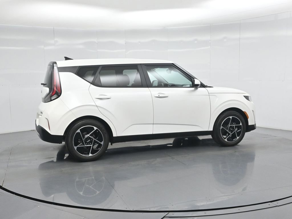Used 2024 Kia Soul EX image 9