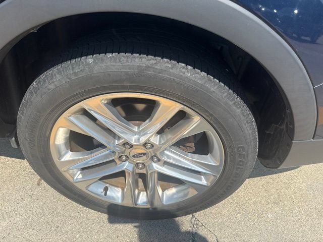 Certified 2017 Ford Explorer XLT w/ Equipment Group 202A FWD image 14