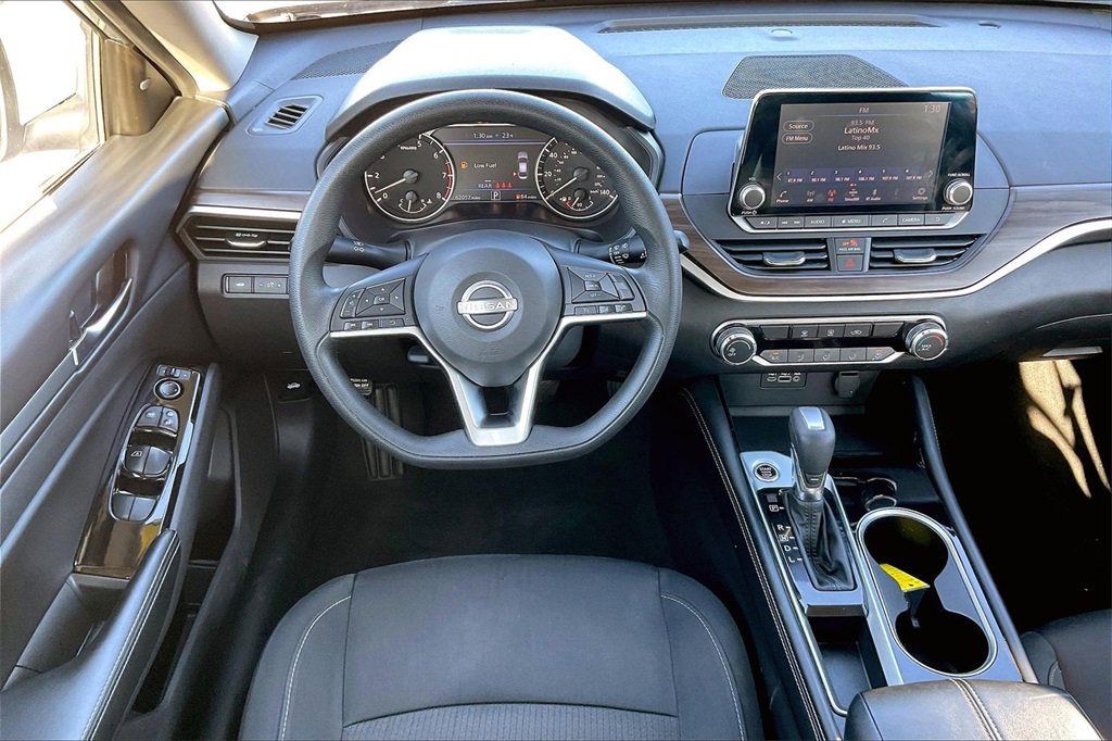 Used 2023 Nissan Altima 2.5 SV image 4