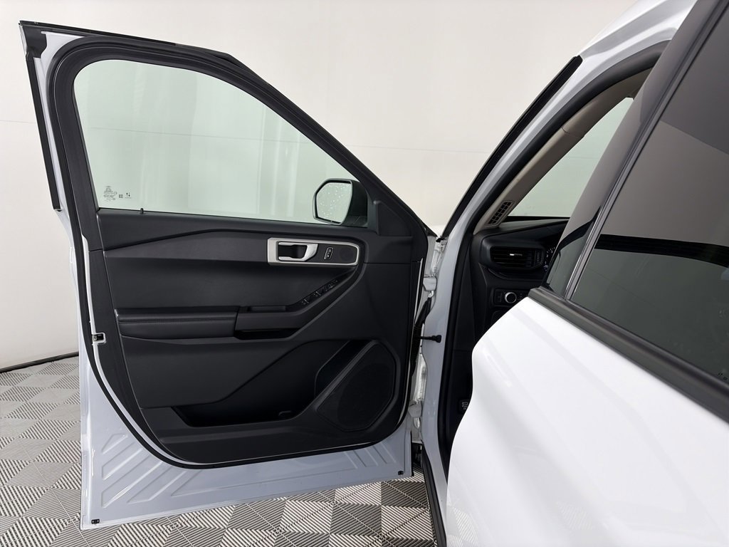 Certified 2022 Ford Explorer 4WD image 10