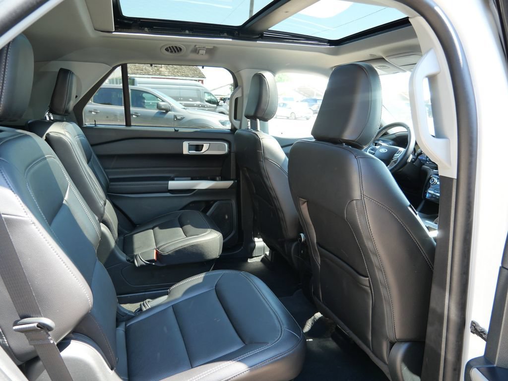 Certified 2023 Ford Explorer Limited w/ Equipment Group 301A AWD/4WD image 13