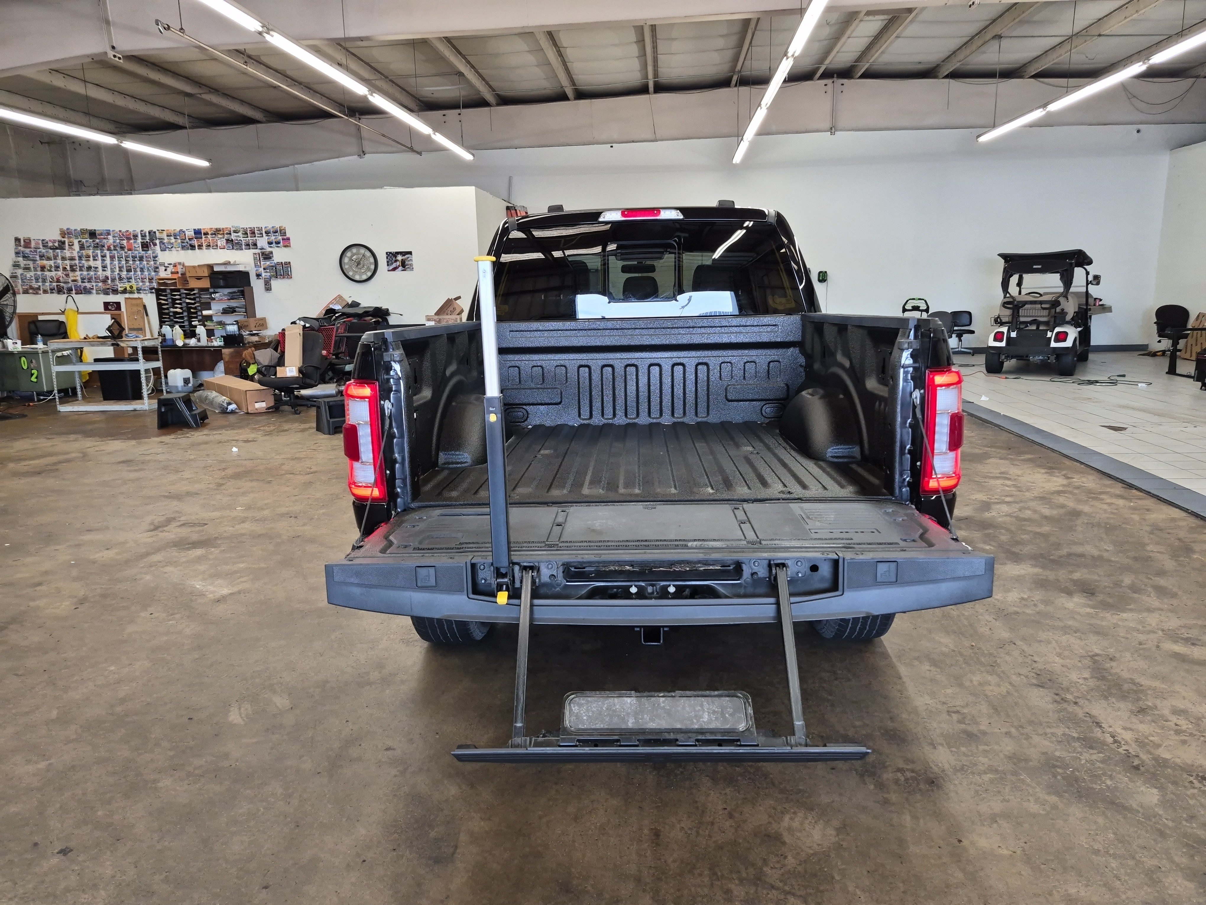 Certified 2023 Ford F150 Platinum w/ Equipment Group 701A High AWD/4WD image 7