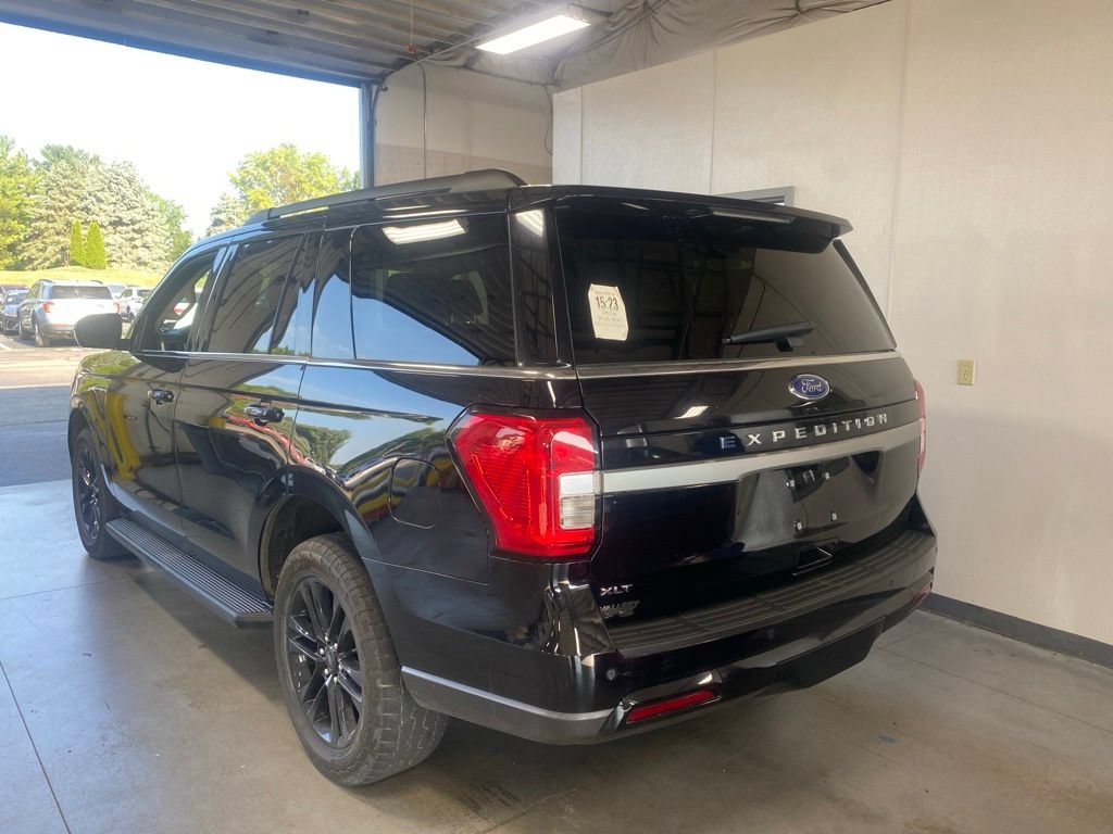 Certified 2024 Ford Expedition XLT AWD/4WD image 3