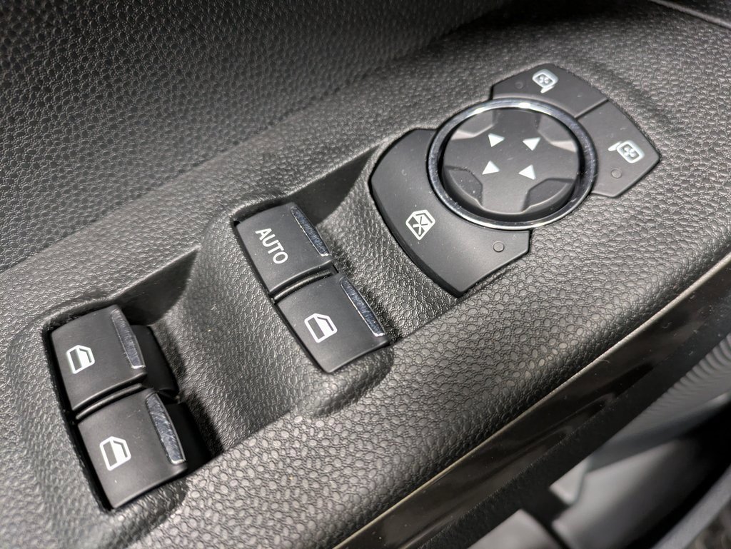 Certified 2022 Ford EcoSport SE image 9