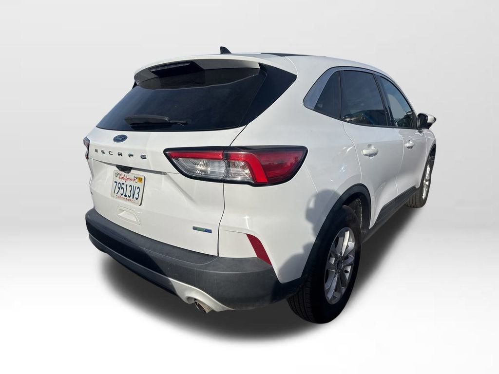 Certified 2020 Ford Escape SE image 3