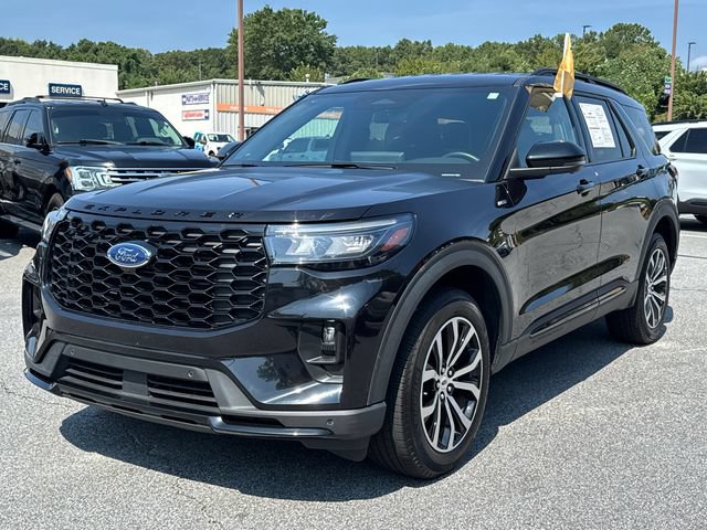 Certified 2025 Ford Explorer ST-Line AWD/4WD image 3
