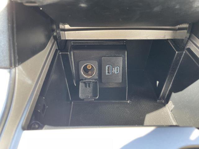 Certified 2020 Ford Explorer XLT w/ Equipment Group 202A image 28