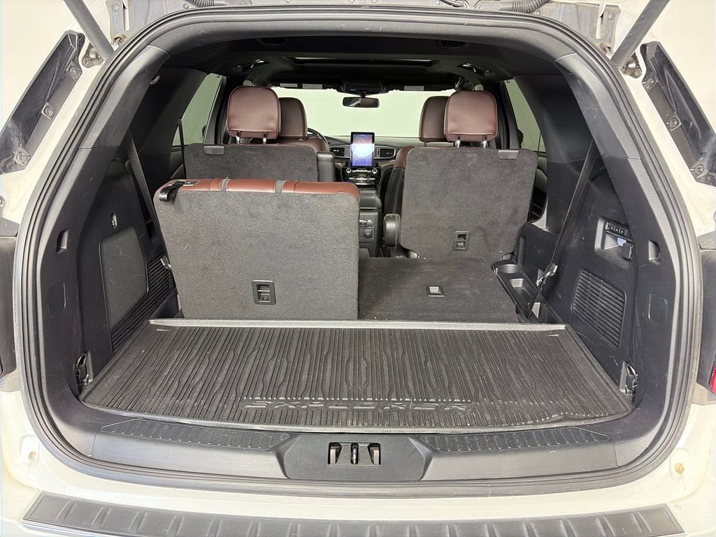 Certified 2022 Ford Explorer Platinum w/ Equipment Group 601A AWD/4WD image 27
