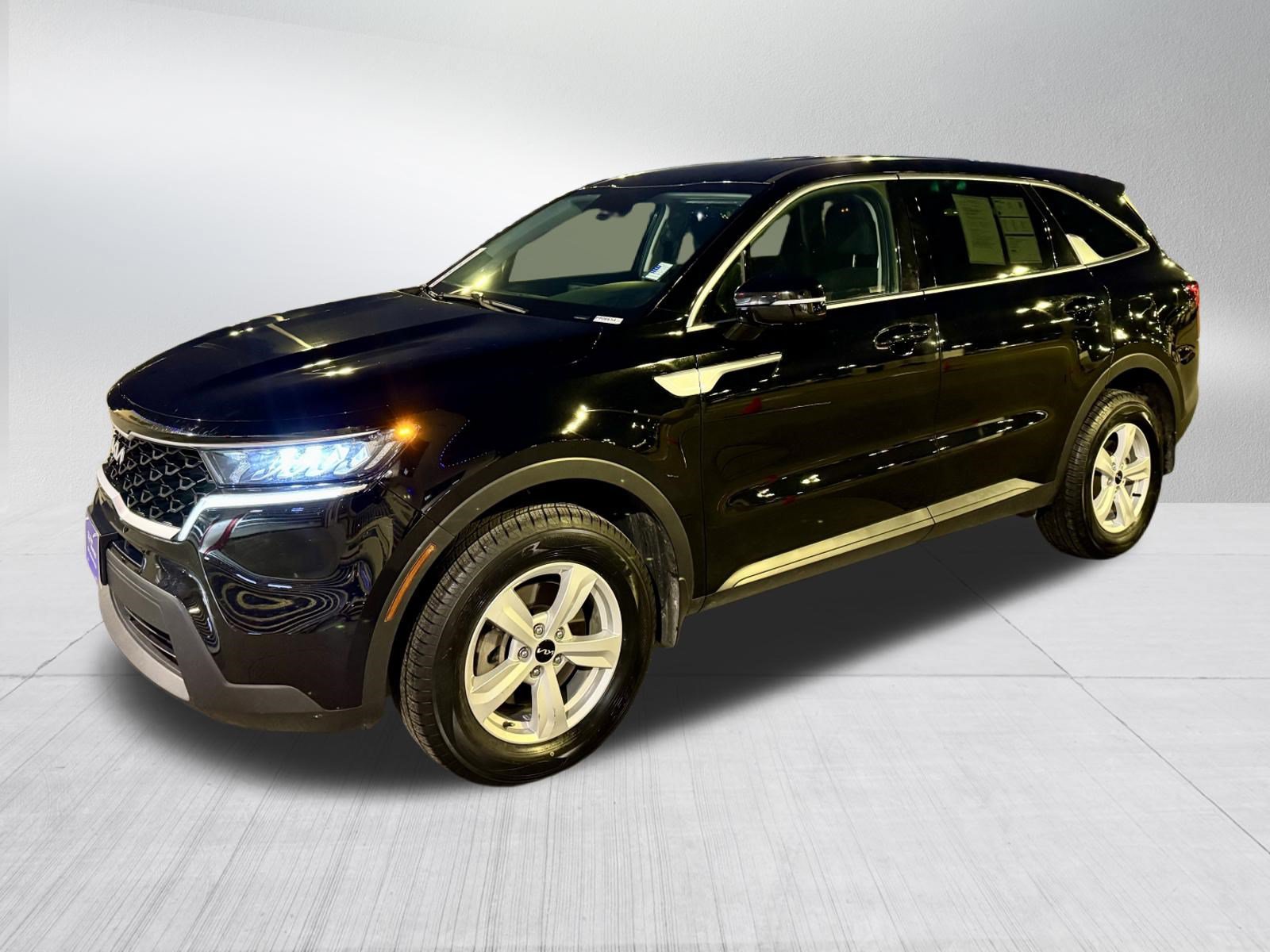 Used 2023 Kia Sorento LX AWD/4WD image 3