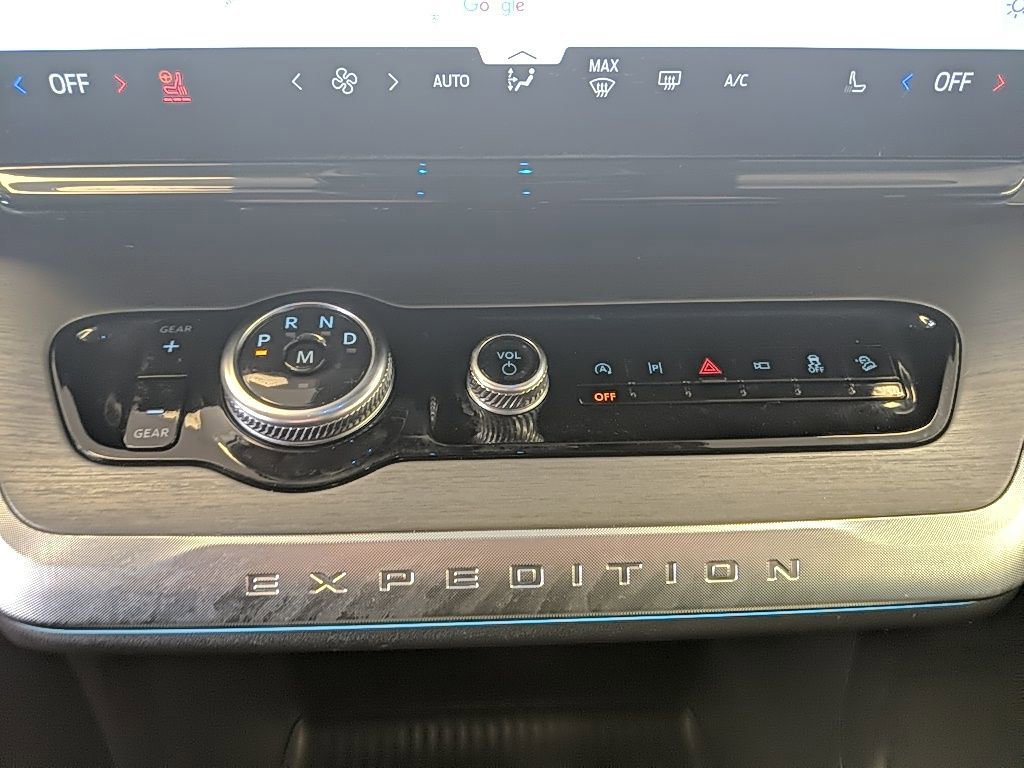 Certified 2025 Ford Expedition Max Platinum image 26