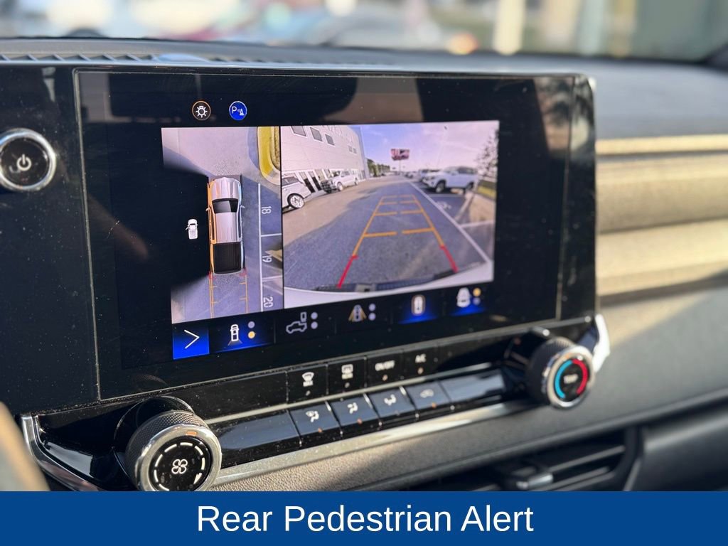 Used 2024 Chevrolet Colorado Trail Boss w/ Technology Package image 12