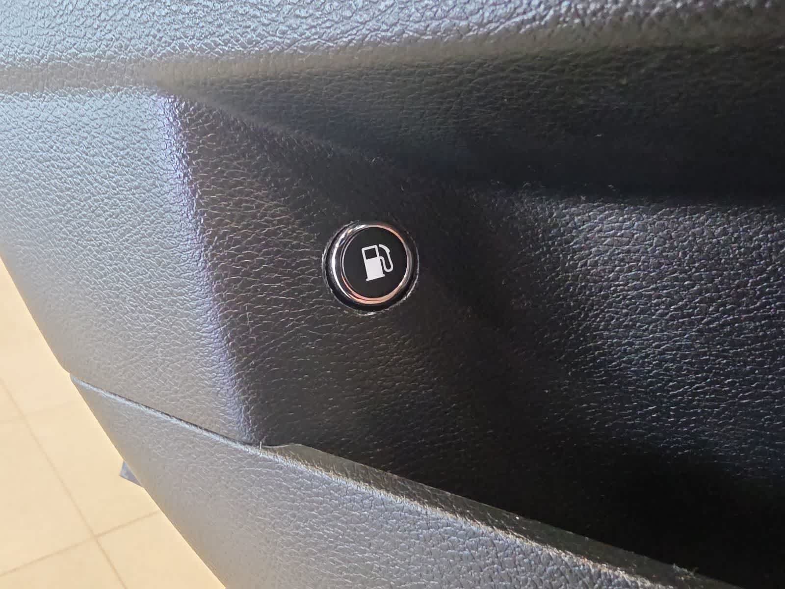 Used 2021 Chrysler 300 S RWD image 17