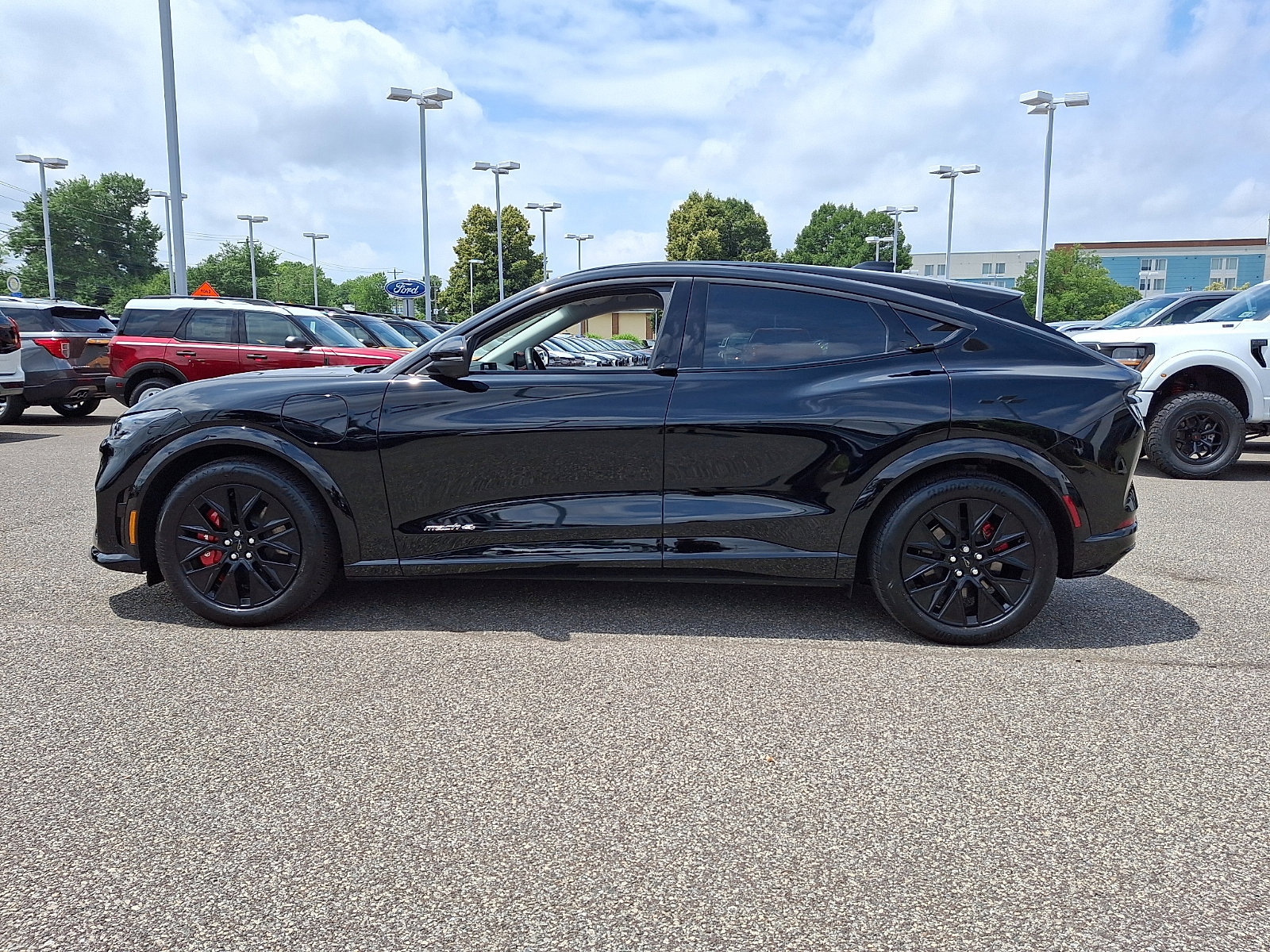 Certified 2025 Ford Mustang Mach-E Premium w/ Sport Appearance Package AWD/4WD image 6