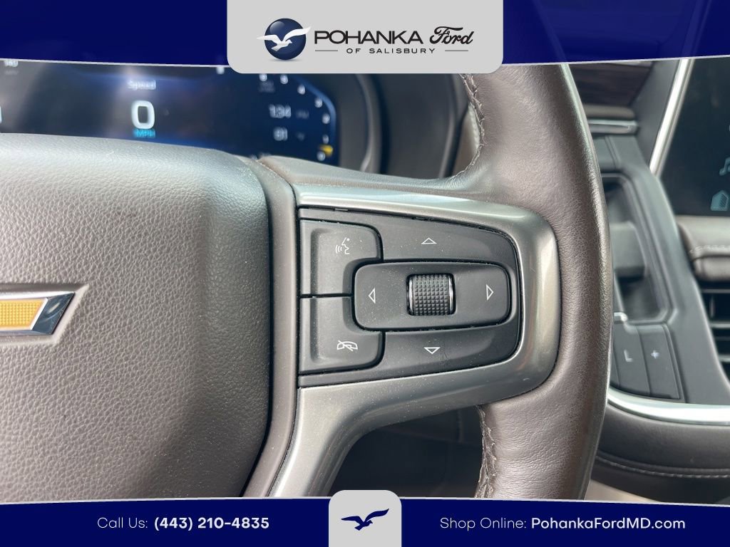 Used 2022 Chevrolet Suburban LT w/ Luxury Package image 18