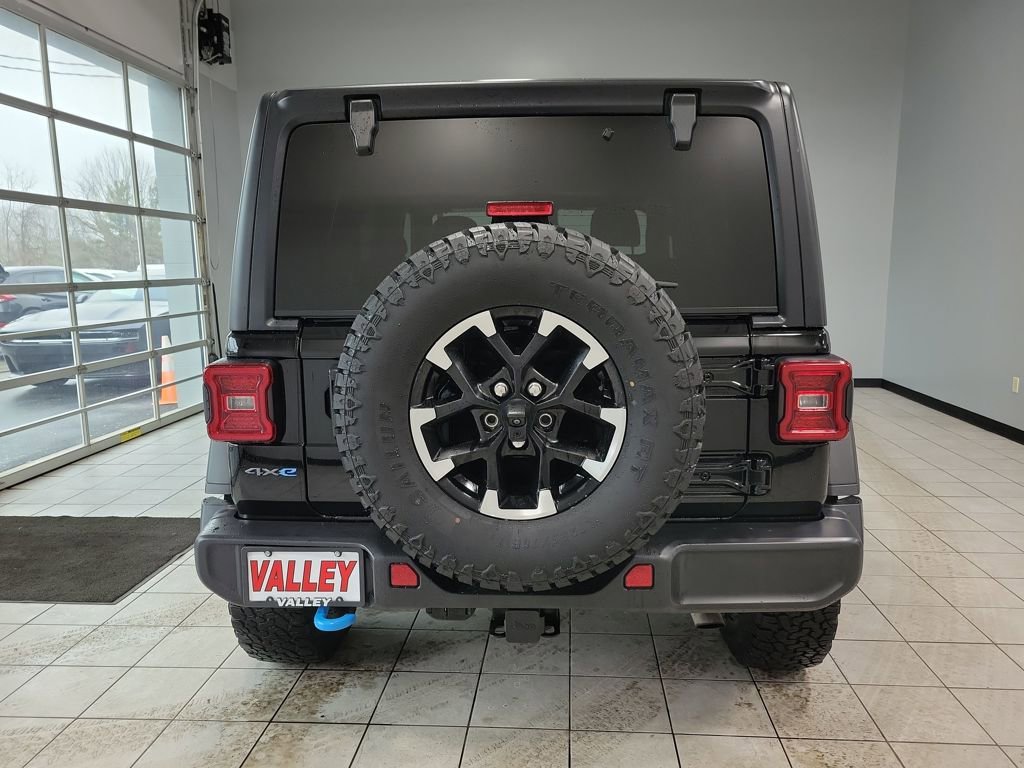 Used 2024 Jeep Wrangler Unlimited Rubicon 4xe AWD/4WD image 13