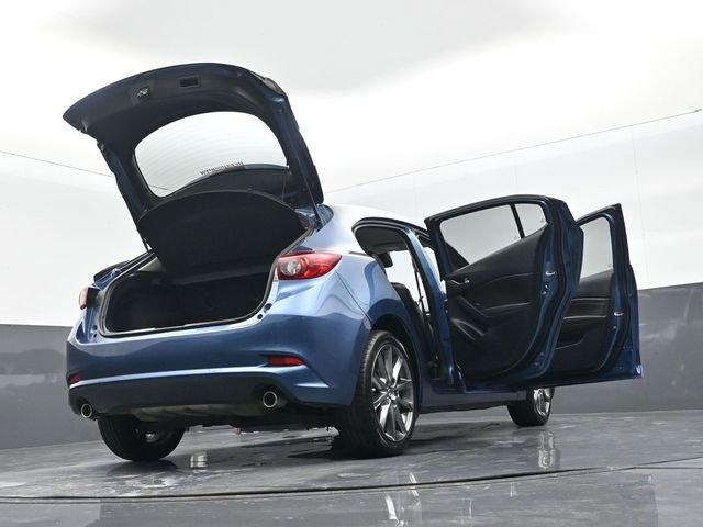 Used 2018 MAZDA MAZDA3 Touring image 29