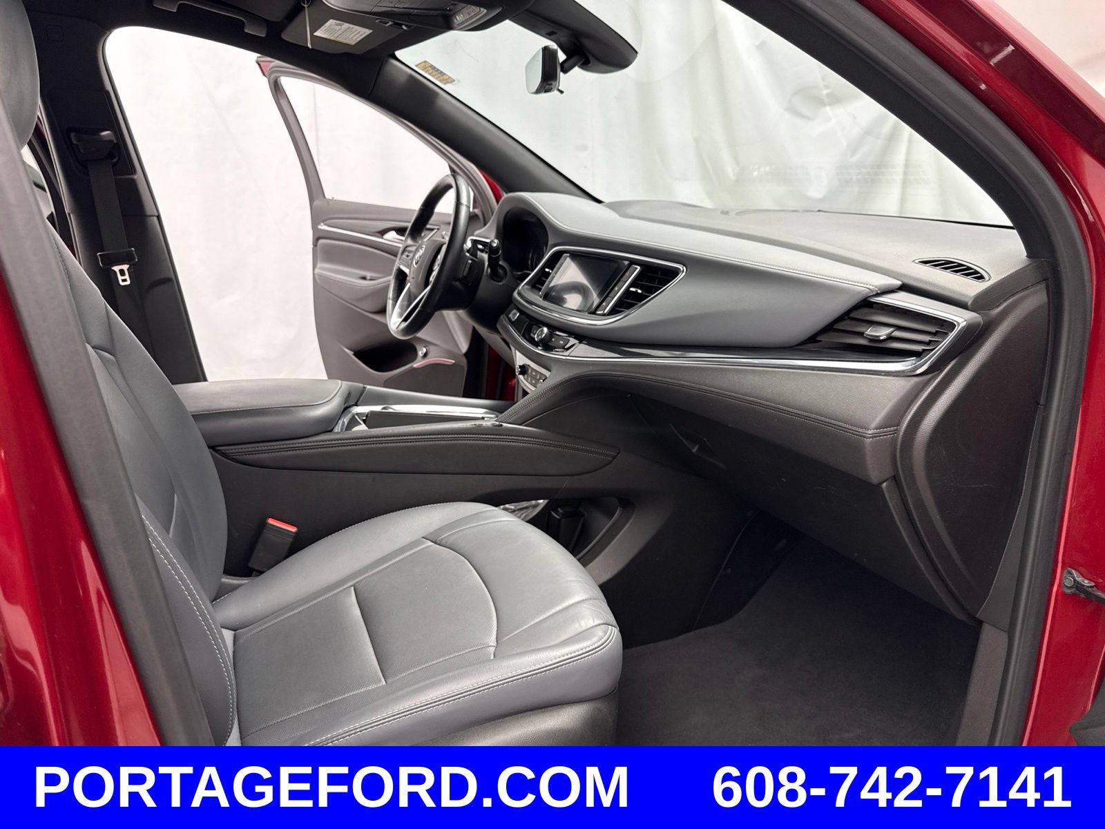 Used 2024 Buick Enclave Premium AWD/4WD image 28