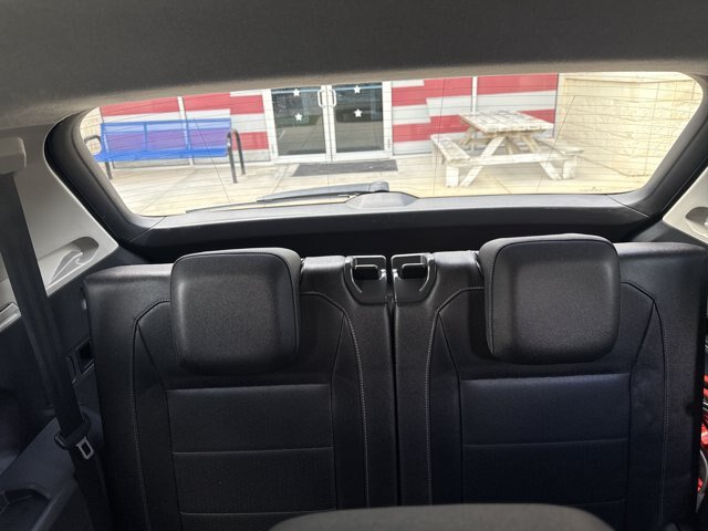 Used 2020 Volkswagen Tiguan SE FWD image 18