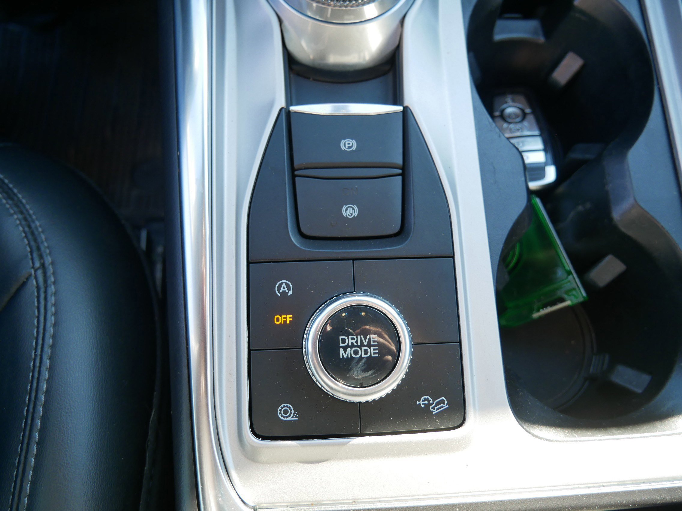 Certified 2022 Ford Explorer XLT w/ Equipment Group 202A image 32