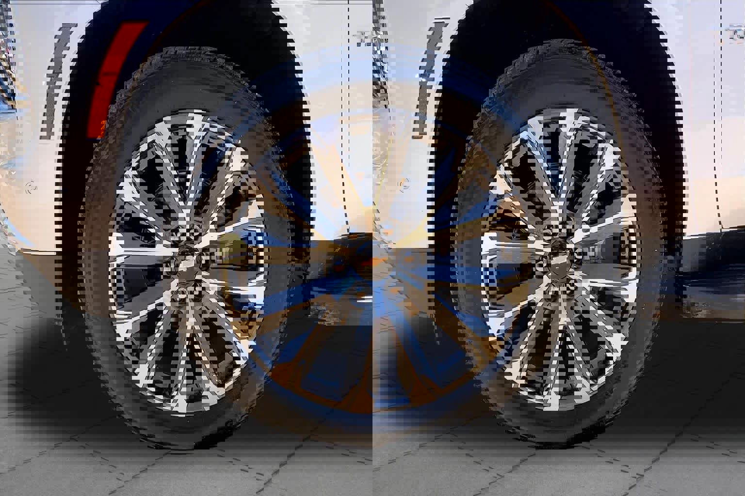 Used 2025 Chevrolet Tahoe High Country image 13