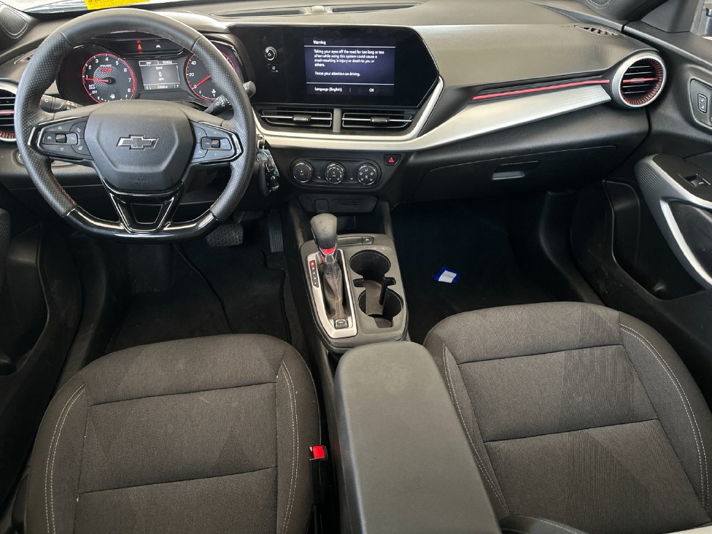 Used 2025 Chevrolet Trax RS w/ Sunroof Package FWD image 12