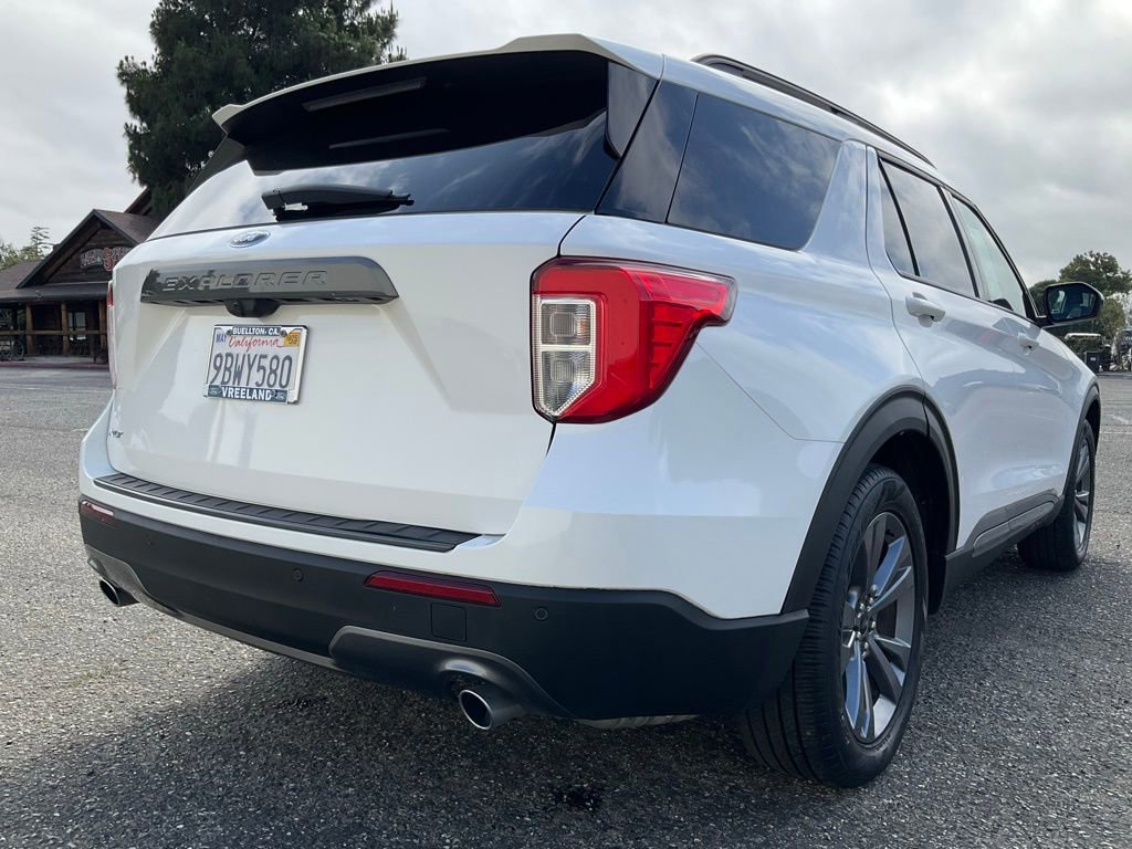 Certified 2022 Ford Explorer XLT w/ Equipment Group 202A image 16