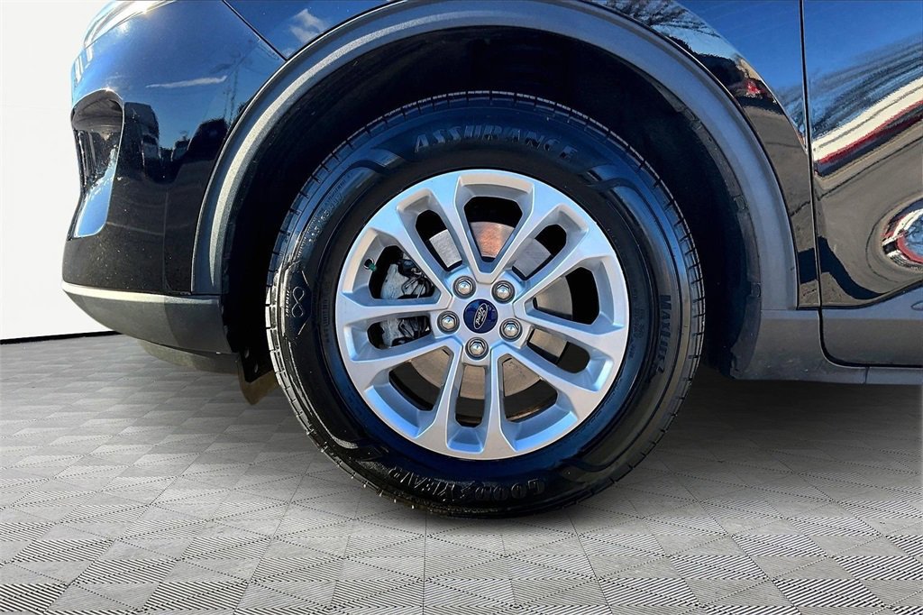 Certified 2022 Ford Escape SE w/ Cold Weather Package image 11
