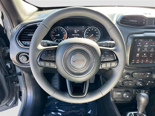 Used 2022 Jeep Renegade Altitude AWD/4WD image 12
