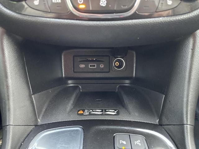 Used 2022 Chevrolet Equinox Premier image 32