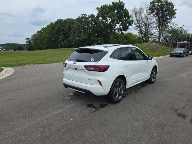 Certified 2024 Ford Escape ST-Line w/ Tech Pack #1 AWD/4WD image 7